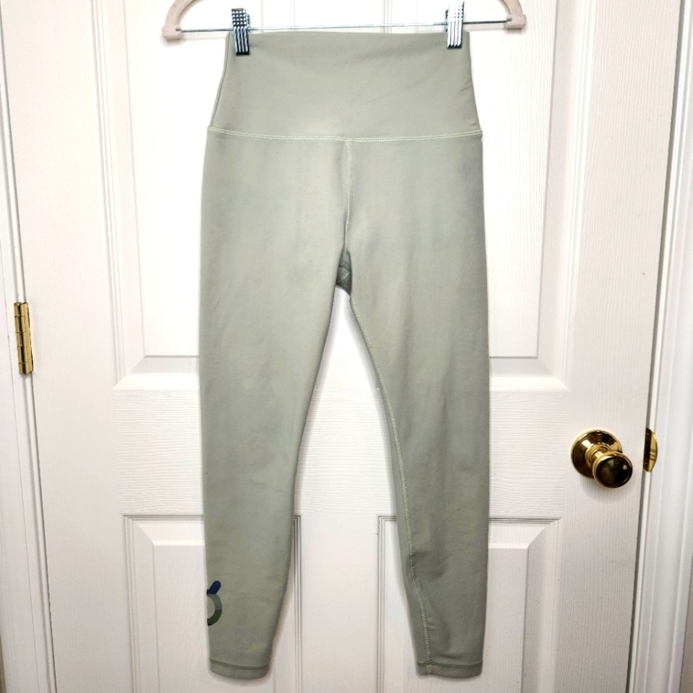 Peloton Capri Leggings Pale Green Sage Size Small